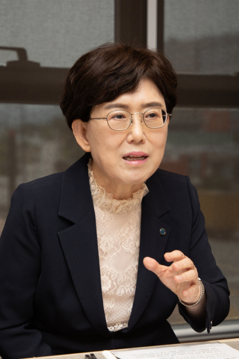 최연혜 한국가스공사 사장이 22일 세종시의 한 식당에서 열린 기자 간담회에서 발언하고 있다. 연합뉴스
