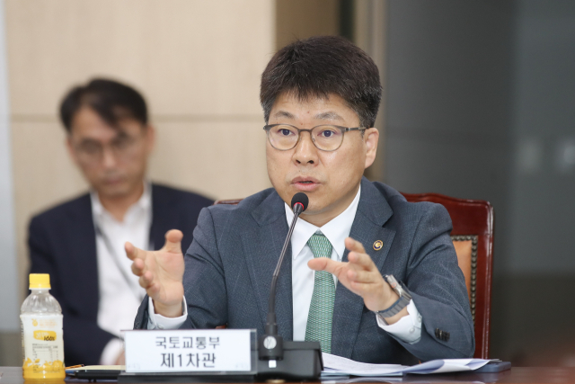 22일 국토교통부는 진현환 1차관 주재로 신규 국가산업단지 신속 조성을 위한 범정부 추진지원단 6차 회의를 열었다. 정부는 이 자리에서 후보지별 진행상황을 점검하고 자치단체 건의사항을 논의했다. 그 결과 지난 3월 말 입주협약을 통해 확실한 기업수요를 확보한 울진은 예타 면제를, 안동은 신속예타 신청을 다음 달 중 완료하기로 했다. 2024.5.22. 국토교통부 제공