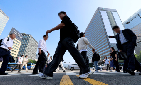 한국 평균임금 OECD 평균과 격차 단 '8.4%'…2014년 이미 일본 앞질러