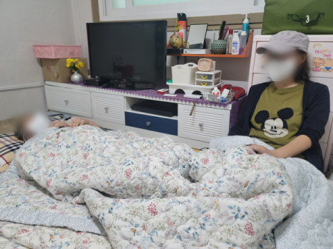 [성금내역] 식구 챙기다 본인도 발병 이지현 씨에게 2,346만원 전달