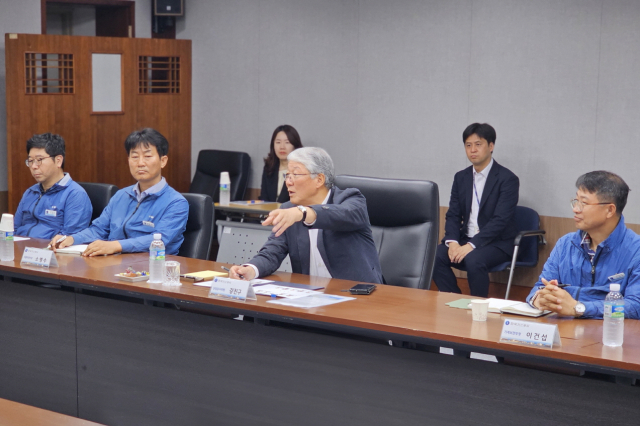 강진구 한국가스공사 상임감사위원이 24일 인천LNG기지에서 
