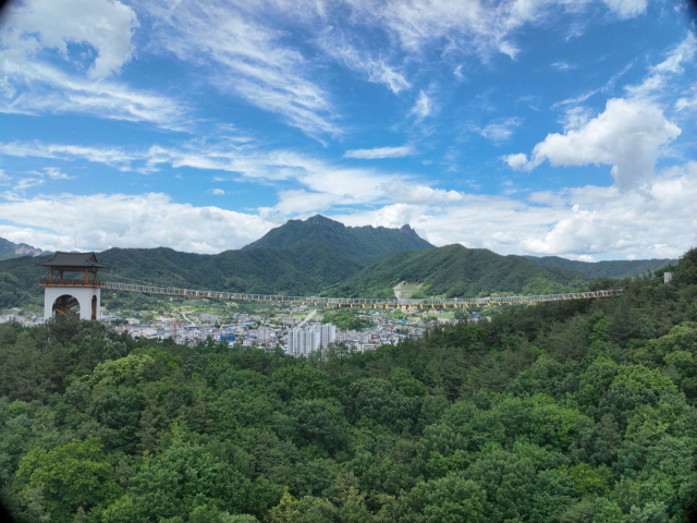 봉명산 출렁다리. 문경시청 제공