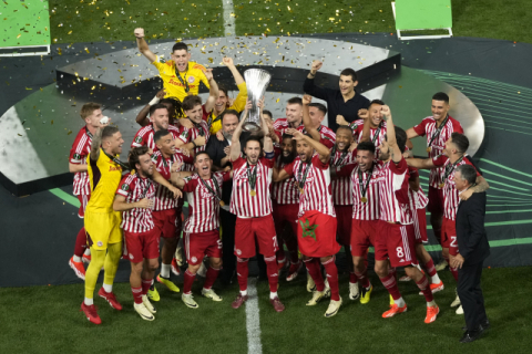 그리스의 올림피아코스, UEFA UECL서 우승