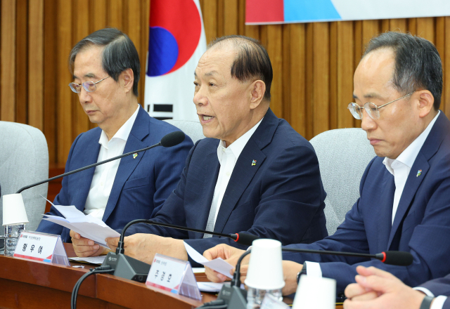 국민의힘 황우여 비상대책위원장이 2일 오후 서울 여의도 국회에서 열린 제17차 고위당·정협의회에서 발언하고 있다. 연합뉴스