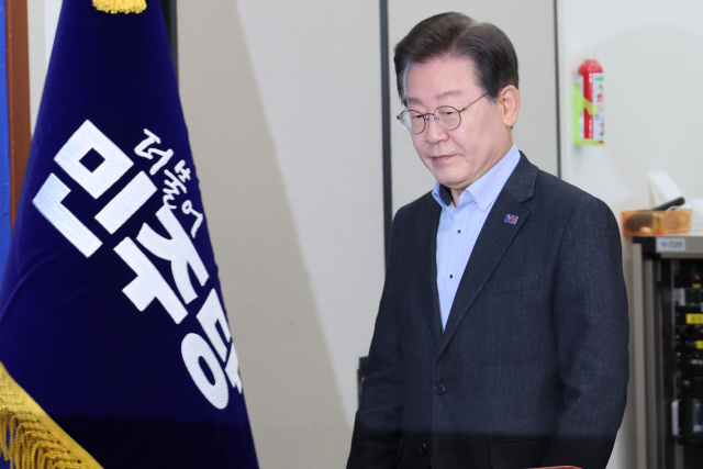 더불어민주당 이재명 대표가 3일 오전 서울 여의도 국회에서 열린 최고위원회의에 참석하고 있다. 연합뉴스