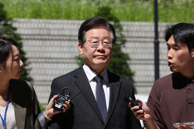 더불어민주당 이재명 대표가 4일 오전 서울 서초구 중앙지법에서 열린 