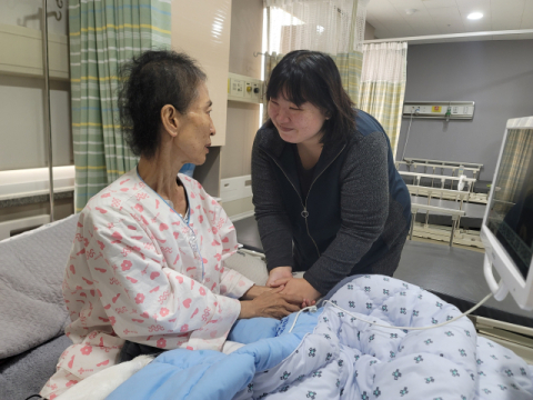 [성금내역] 홀로 말기암 어머니 간호하는 김가림 씨에게 2,226만원 전달