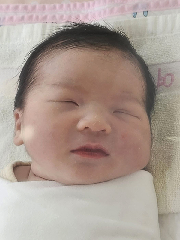 홍정민아가