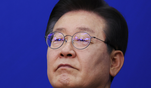 더불어민주당 이재명 대표가 지난 14일 국회에서 열린 최고위원회의에서 굳은 표정을 짓고 있다. 연합뉴스