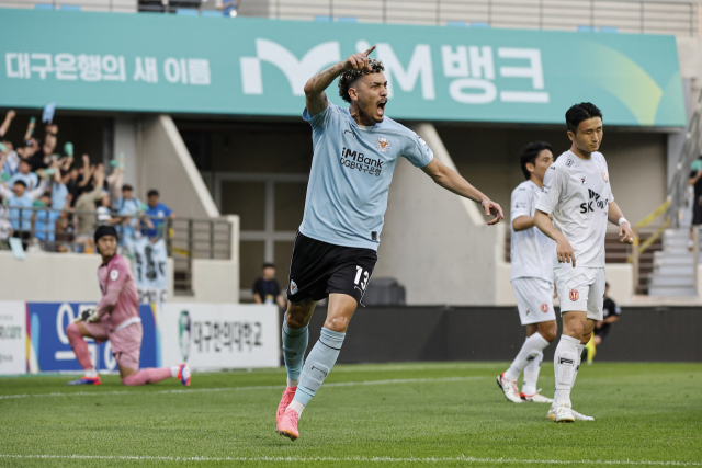 제주와의 경기에서 선제골을 터뜨린 대구FC 벨톨라가 포효하고 있다. 결국 이 골은 결승골이 됐다. 대구FC 제공