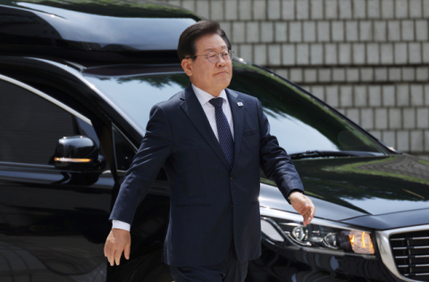 이재명 팬클럽, '쌍방울' 재판 판사 탄핵 서명 운동 