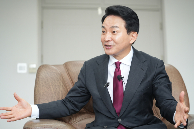 국민의힘 당권 도전에 나선 원희룡 전 국토부 장관이 26일 매일신문과 인터뷰를 하고 있다.