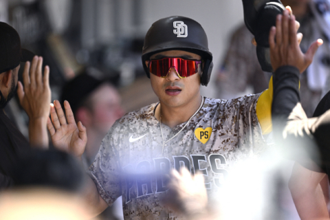 김하성, 두 달 만에 손맛…MLB 통산 47홈런으로 한국인 단독 3위