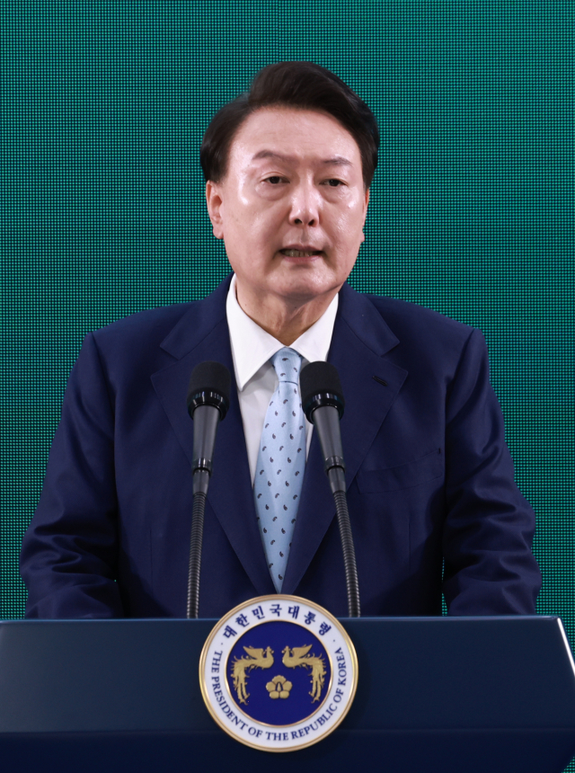 윤석열 대통령이 지난 26일 서울 광진구 보건복지부 국립정신건강센터에서 열린 
