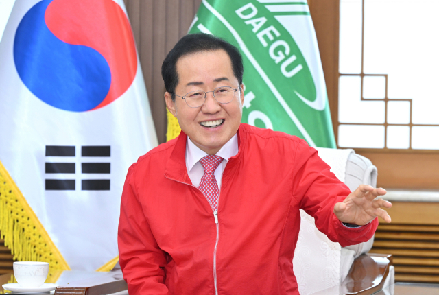 홍준표 대구시장이 민선 8기 취임 2주년을 맞아 인터뷰를 갖고 그동안의 성과와 향후 계획을 설명하고 있다. [대구시 제공.재판매 및 DB 금지] 연합뉴스
