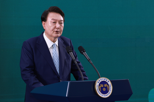 윤석열 대통령이 26일 서울 광진구 보건복지부 국립정신건강센터에서 열린 