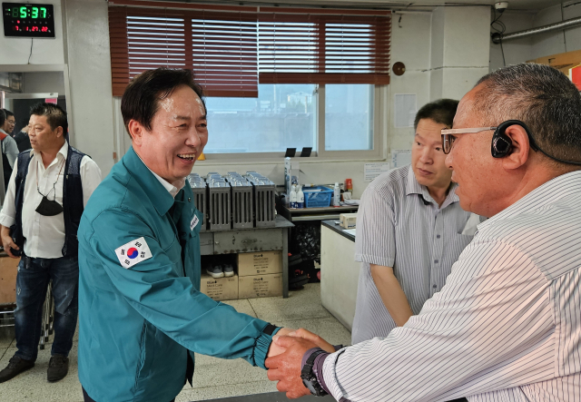 권기창 안동시장은 취임 3주년의 첫날, 첫 일정으로 시내버스 기사들을 만났다. 안동시 제공