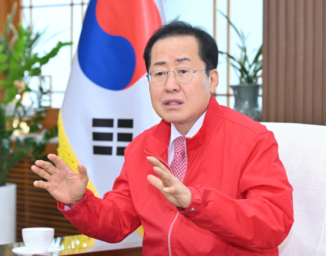 홍준표 대구시장이 민선 8기 취임 2주년을 맞아 인터뷰를 갖고 그동안의 성과와 향후 계획을 설명하고 있다. [대구시 제공.재판매 및 DB 금지] 연합뉴스