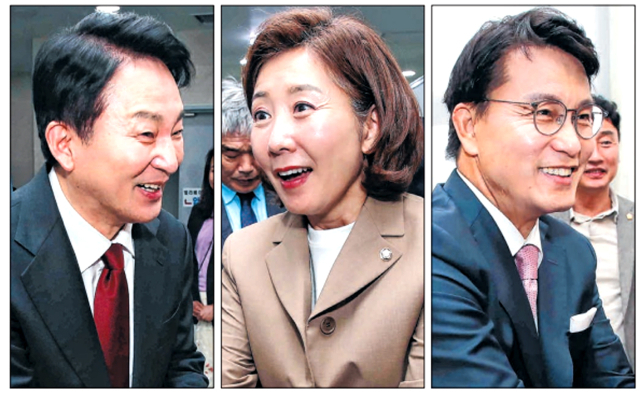 (왼쪽부터)3일 오후 원희룡 국민의힘 당 대표 후보가 대구 동구군위갑 당원협의회를 찾아 당원들과 악수하고 있다. 3일 오후 나경원 국민의힘 당 대표 후보가 대구 수성갑 당원협의회를 찾아 당원들과 악수하고 있다. 3일 오전 윤상현 국민의힘 당 대표 후보가 대구 북구갑 당원협의회를 찾아 당원들과 악수하고 있다. 정운철 기자 woon@imaeil.com