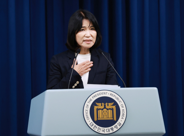 이진숙 신임 방송통신위원장 후보자가 4일 오전 서울 용산 대통령실 청사 브리핑실에서 열린 인사브리핑에서 지명 소감을 말하고 있다. 연합뉴스