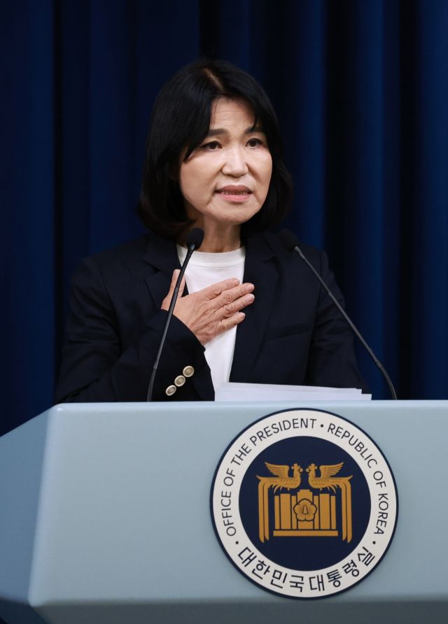이진숙 신임 방송통신위원장 후보자가 4일 오전 서울 용산 대통령실 청사 브리핑실에서 열린 인사브리핑에서 지명 소감을 말하고 있다. 연합뉴스