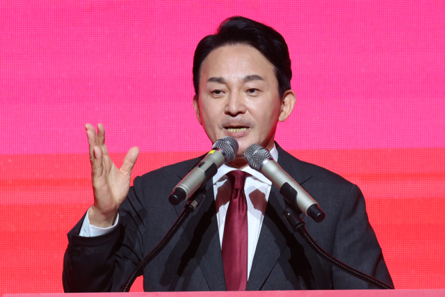 국민의힘 원희룡 대표 후보가 8일 오후 광주 김대중컨벤션센터에서 열린 제4차 전당대회 광주·전북·전남·제주 합동연설회에서 정견발표를 하고 있다. 연합뉴스