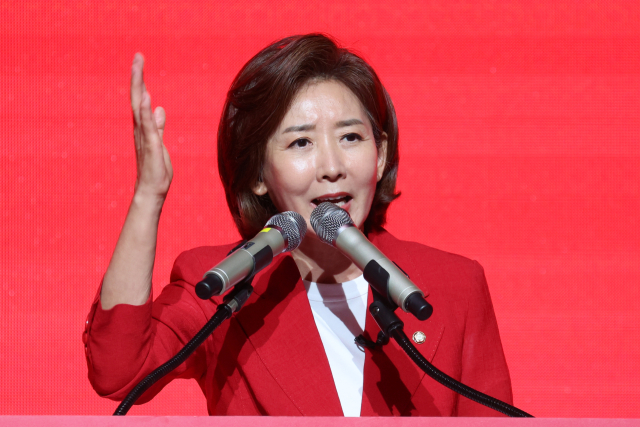국민의힘 나경원 대표 후보가 8일 오후 광주 김대중컨벤션센터에서 열린 제4차 전당대회 광주·전북·전남·제주 합동연설회에서 정견발표를 하고 있다. 연합뉴스
