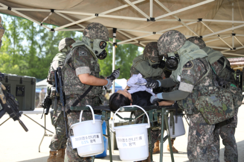 '상비병력 50만' 내년부터 위태위태…