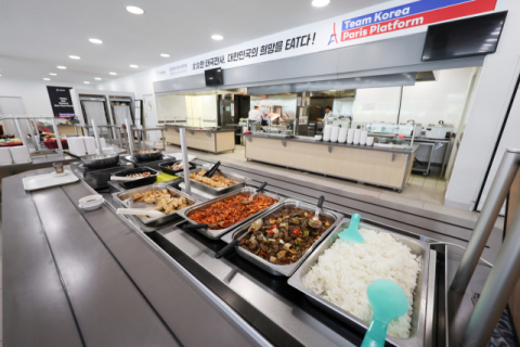 식당 서빙 로봇, 명동을 점령하다 … 1만 곳 돌파한 브이디컴퍼니의 혁신