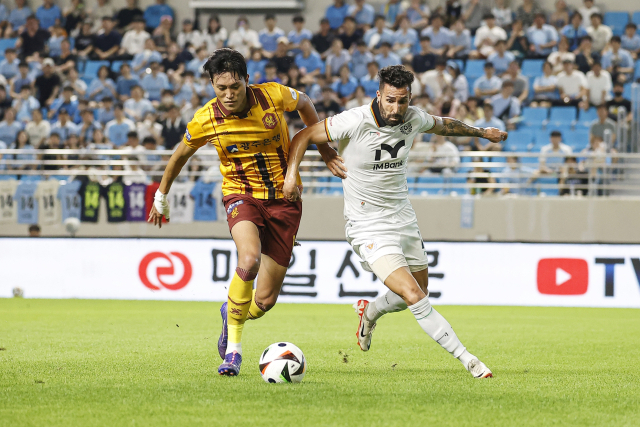대구FC 공격수로 합류한 브라질 출신 이탈로(오른쪽) 선수. 대구FC 제공