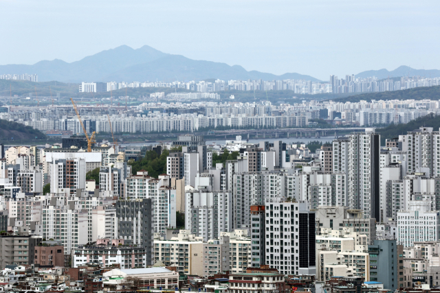 지난 4월 21일 남산에서 바라본 서울 모습. 연합뉴스