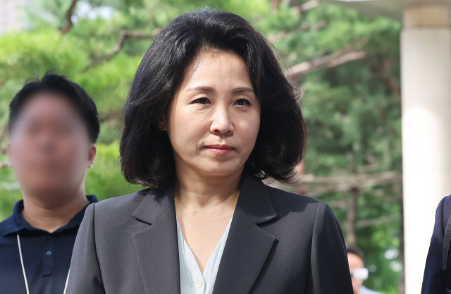 2022년 제20대 대통령 선거와 관련한 공직선거법 위반 혐의로 재판에 넘겨진 더불어민주당 이재명 전 대표의 배우자 김혜경 씨가 25일 오전 경기도 수원시 영통구 수원지방법원에서 열리는 공판에 출석하고 있다. 연합뉴스