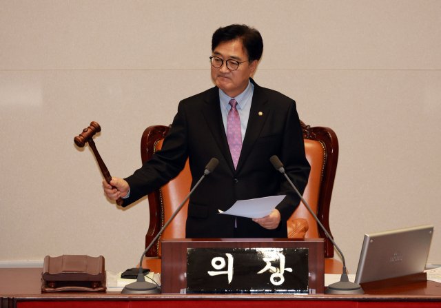우원식 국회의장이 26일 국회 본회의에서 