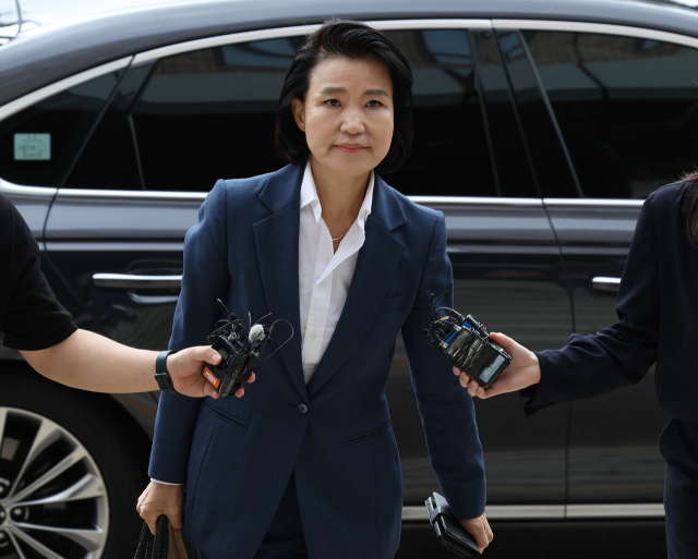 이진숙 방송통신위원장이 31일 오전 정부과천청사 방통위 청사로 출근하고 있다. 연합뉴스