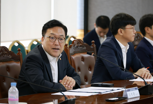 김병환 금융위원회 위원장이 5일 오전 서울 중구 은행회관에서 열린 금융리스크 점검회의에서 4대 위험 요인을 점검하고 향후 대응 방안에 대해 발언하고 있다. 연합뉴스