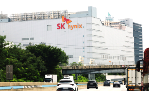 [속보] SK하이닉스, 1분기 영업익 7.44조·157.8%↑…'깜짝 실적'
