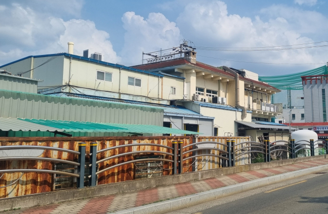 20여개 불법건축물이 적발된 경산시 대평동에 위치한 도축장 전경. 이주형 기자