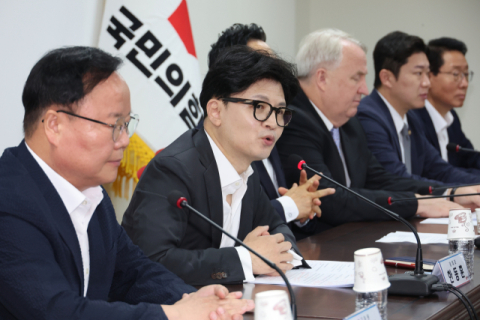 전기료 감면·반도체법  등 민생 이슈 부각…한동훈, '일하는 집권 여당' 으로 야당과 챠별화