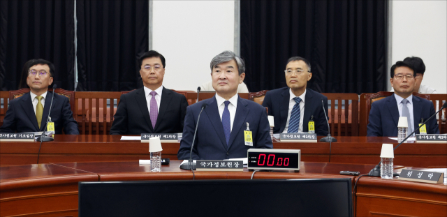 조태용 국가정보원장이 지난달 29일 국회에서 열린 국회 정보위원회 전체회의에 출석해 자리에 앉아 있다. 연합뉴스