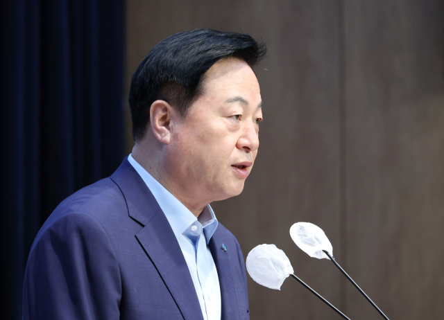 더불어민주당 김두관 당 대표 후보가 12일 오전 국회 소통관에서 기자회견을 열고 개헌을 위한 