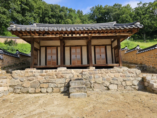 위패가 없는 임청각 사당은 그 자체가 거룩한 위패다.
