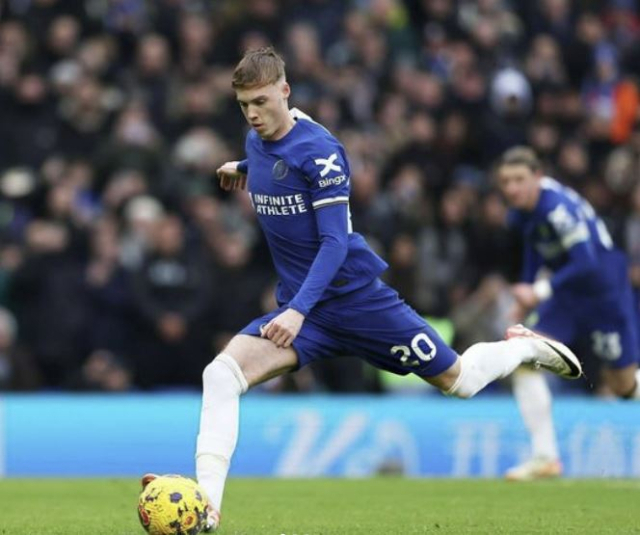 EPL 첼시의 콜 팔머가 최근 계약 기간을 2년 더 연장한 것으로 알려졌다. 팔머 SNS 제공