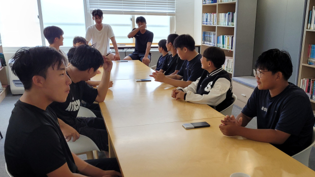 의성경찰서는 최근 한 달동안 운동부를 운영하는 지역 내 학교 6곳을 대상으로 학교폭력 실태조사를 진행하고 학폭 예방교육을 실시했다. 의성경찰서 제공.