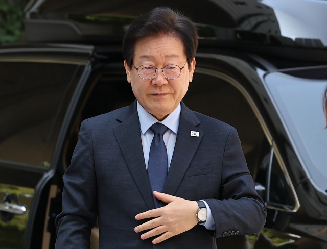 더불어민주당 이재명 전 대표가 16일 오전 서울 서초구 서울중앙지방법원에서 열린 