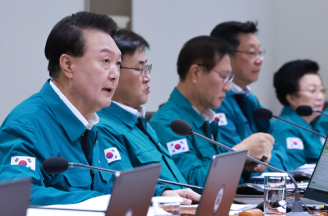 尹 “8·15 통일 독트린, 평화가 전제”