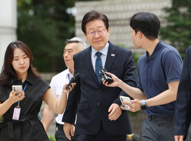 더불어민주당 이재명 대표가 20일 오전 서울 서초구 서울중앙지법에서 열린