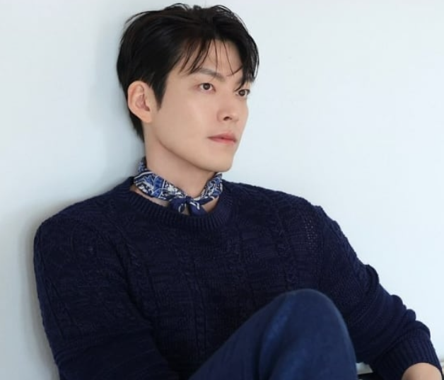 김우빈. 에이엠엔터테인먼트