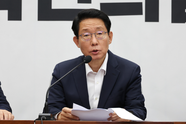 국민의힘 김상훈 정책위의장이 27일 오전 국회에서 열린 원내대책회의에서 발언하고 있다. 연합뉴스