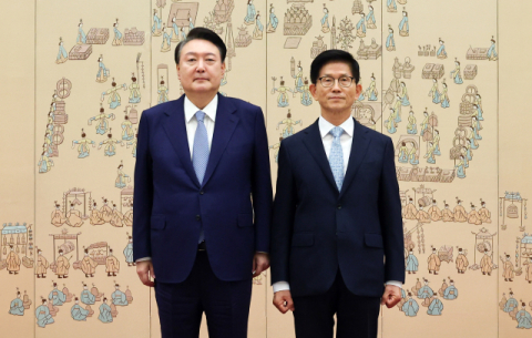 김문수, 장관직 그만두며 尹과 통화…