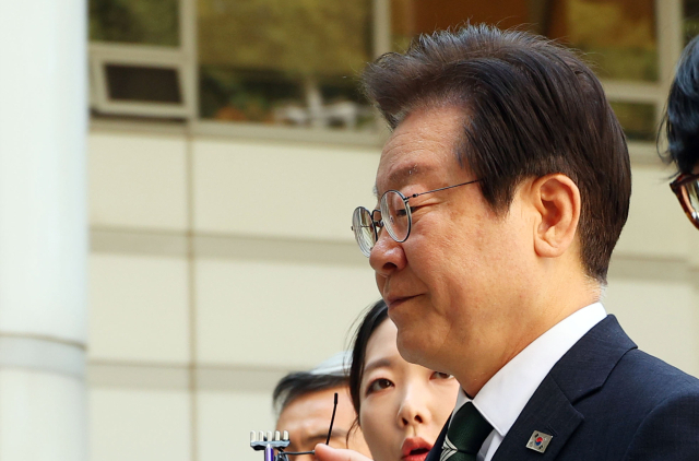더불어민주당 이재명 대표가 3일 오전 서울 서초구 서울중앙지법에서 열린 